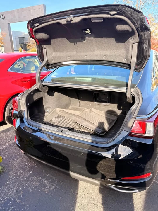 2022 Lexus ES 7th Gen - Image 5 of 11