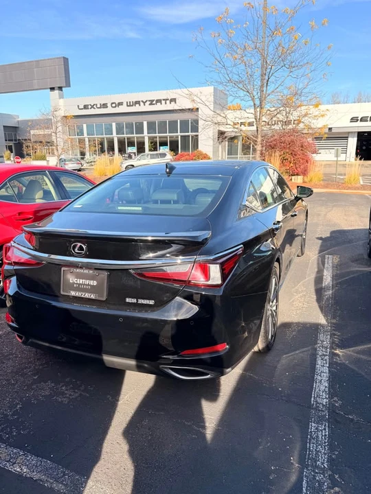 2022 Lexus ES 7th Gen - Image 4 of 11