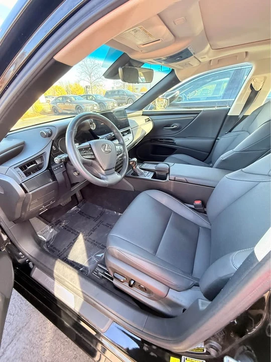 2022 Lexus ES 7th Gen - Image 7 of 11