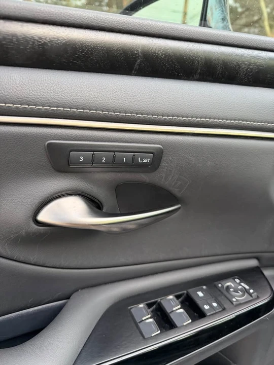 2022 Lexus ES 7th Gen - Image 6 of 11
