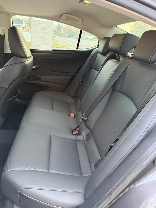 2022 Lexus ES 7th Gen - Image 7 of 11