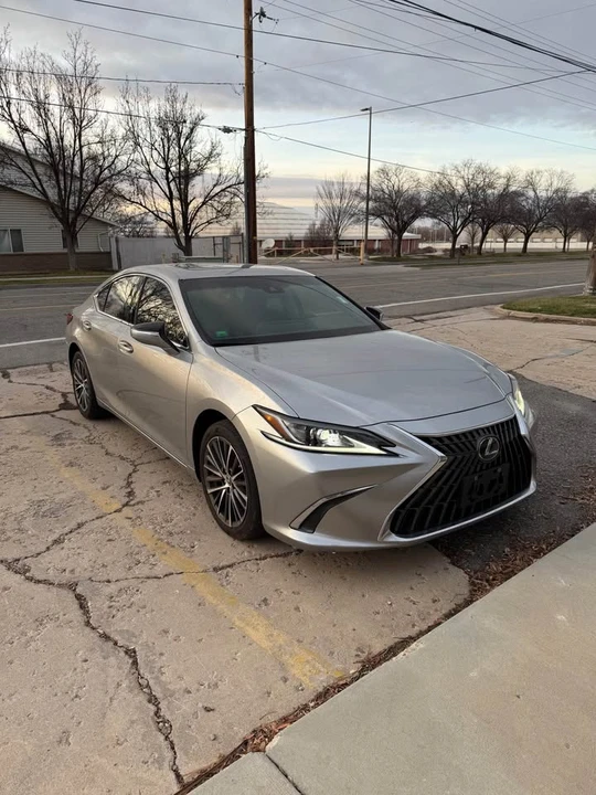 2022 Lexus ES 7th Gen - Image 10 of 11