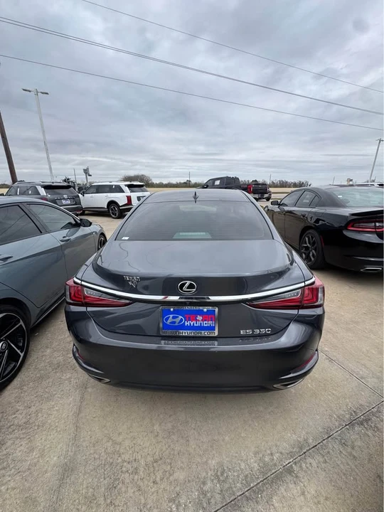 2022 Lexus ES 7th Gen - Image 4 of 13