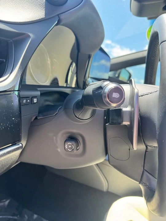 2022 Lexus ES 7th Gen - Image 16 of 19