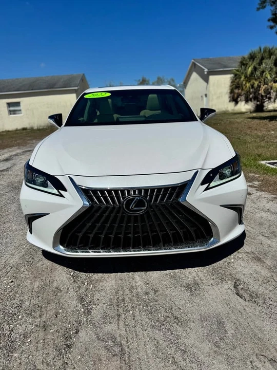 2022 Lexus ES 7th Gen - Image 5 of 19