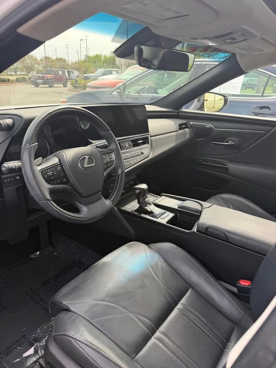 2022 Lexus ES 7th Gen - Image 4 of 7