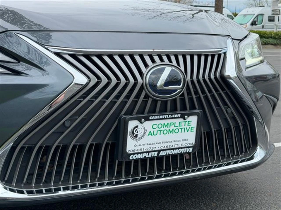2022 Lexus ES 7th Gen - Image 10 of 31