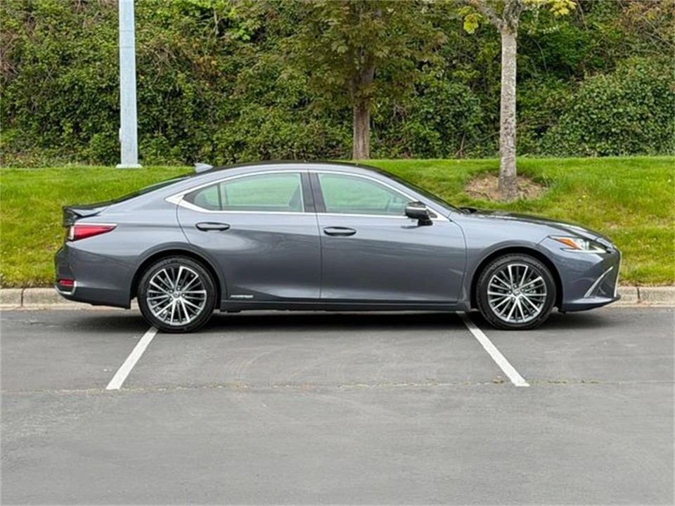 2022 Lexus ES 7th Gen - Image 7 of 31