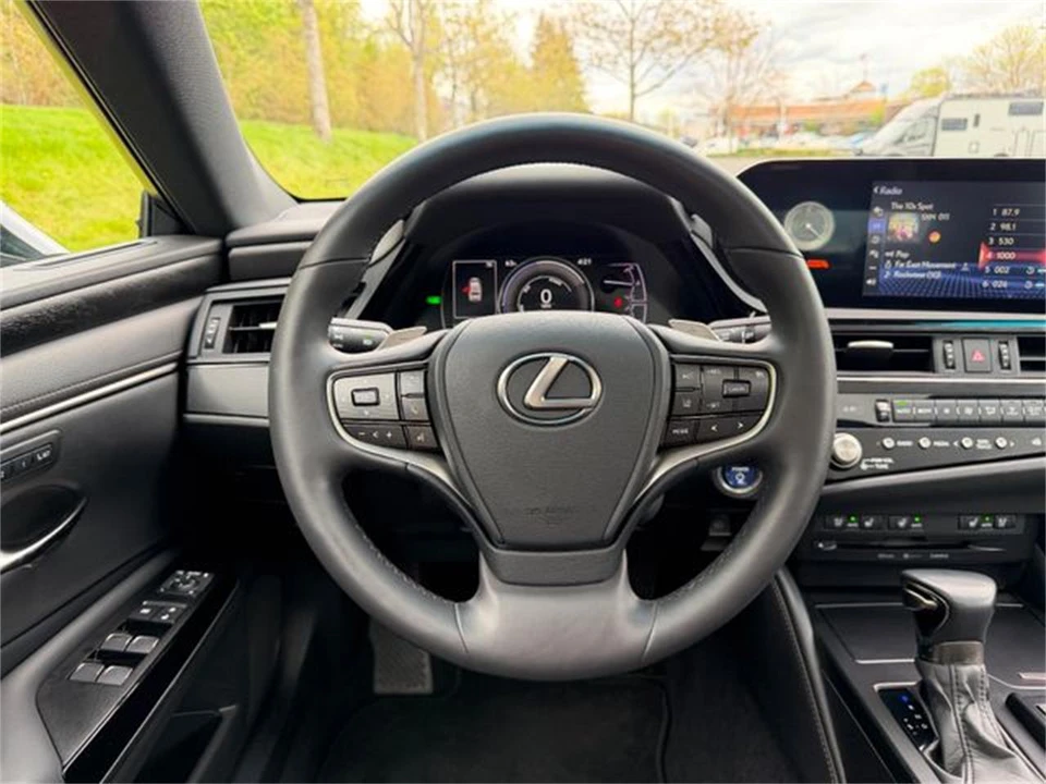2022 Lexus ES 7th Gen - Image 31 of 31