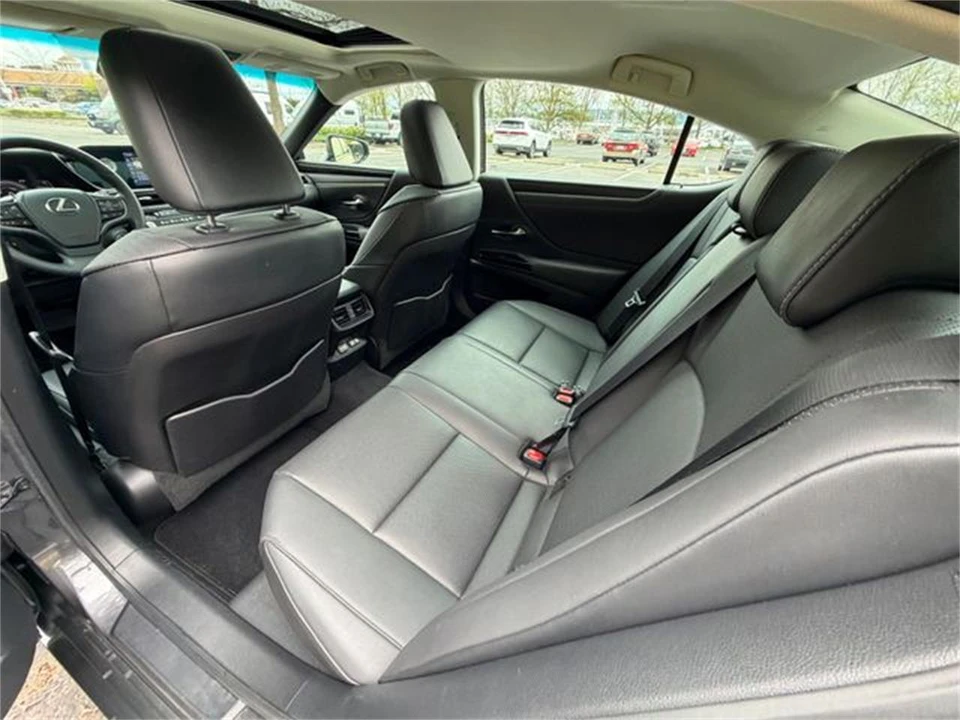 2022 Lexus ES 7th Gen - Image 23 of 31