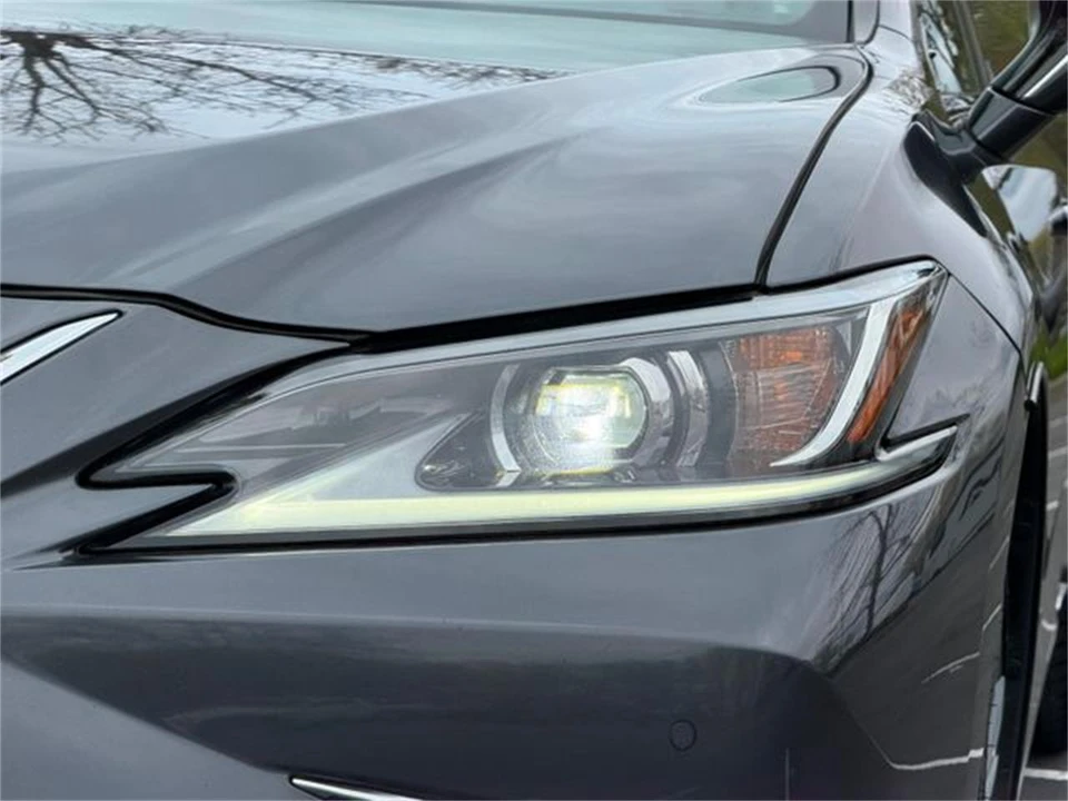 2022 Lexus ES 7th Gen - Image 11 of 31