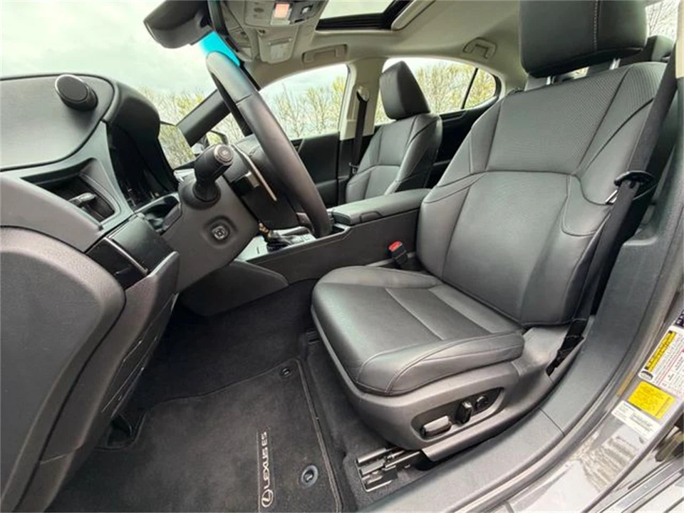 2022 Lexus ES 7th Gen - Image 20 of 31