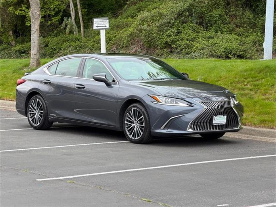 2022 Lexus ES 7th Gen - Image 8 of 31