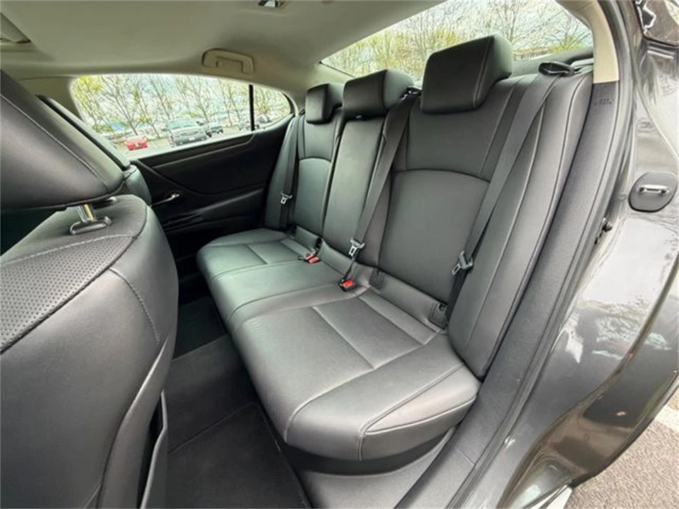 2022 Lexus ES 7th Gen - Image 24 of 31
