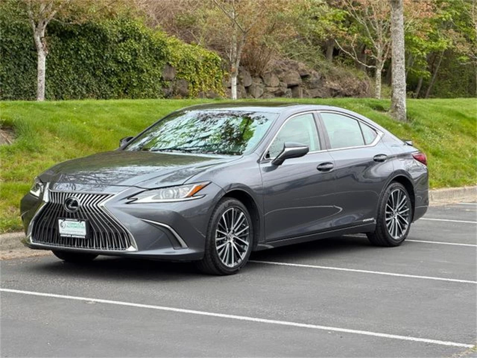 2022 Lexus ES 7th Gen - Image 3 of 31