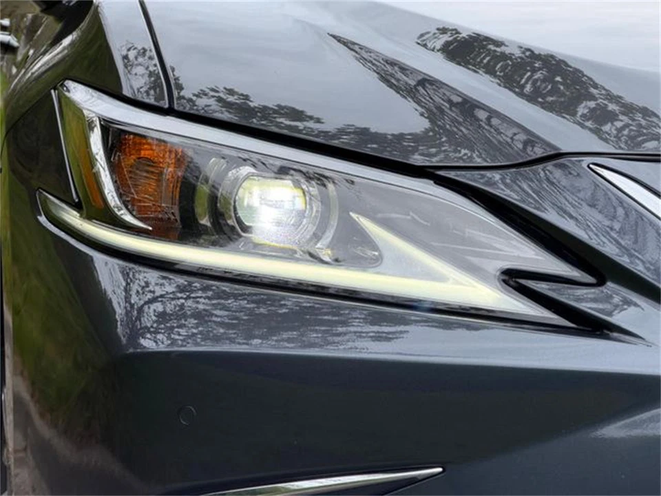 2022 Lexus ES 7th Gen - Image 9 of 31