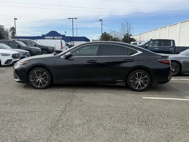 2022 Lexus ES 7th Gen - Image 2 of 3