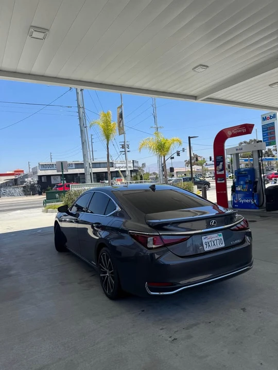 2022 Lexus ES 7th Gen - Image 4 of 9