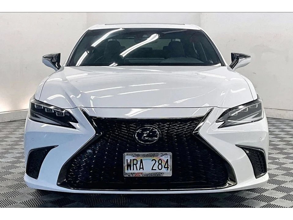 2022 Lexus ES 7th Gen - Image 12 of 20