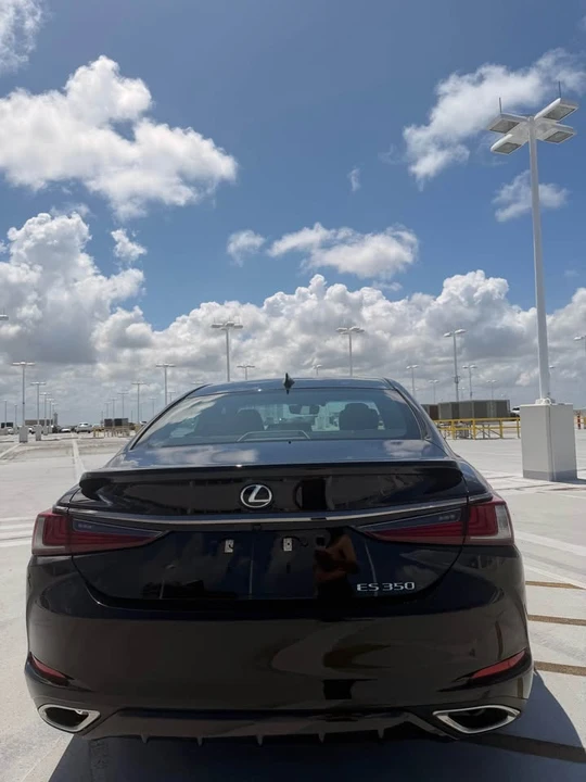 2022 Lexus ES 7th Gen - Image 6 of 18