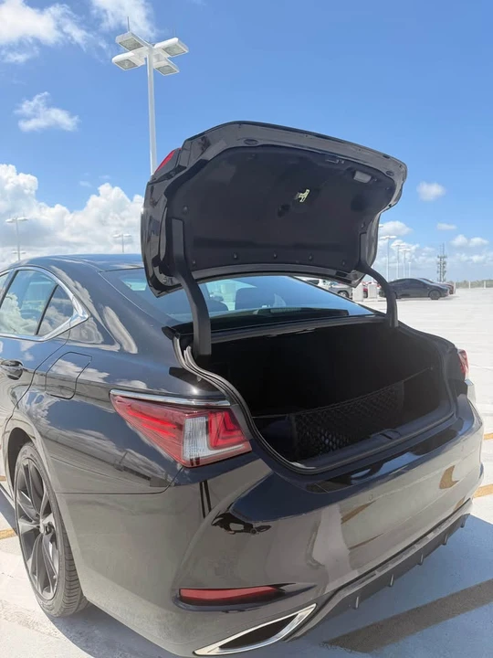 2022 Lexus ES 7th Gen - Image 8 of 18