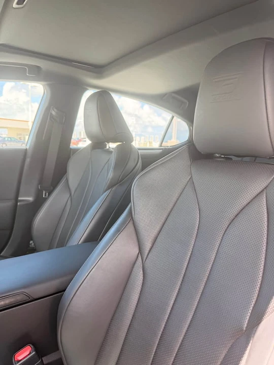 2022 Lexus ES 7th Gen - Image 14 of 18