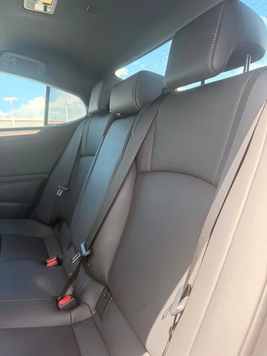 2022 Lexus ES 7th Gen - Image 10 of 18