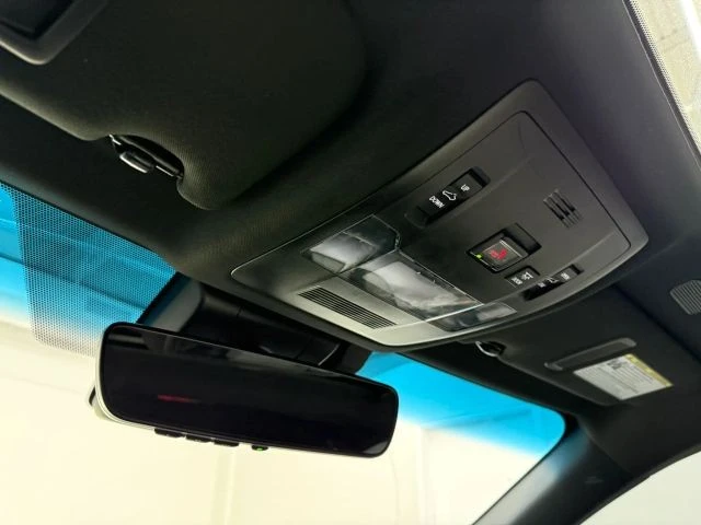 2022 Lexus ES 7th Gen - Image 15 of 21