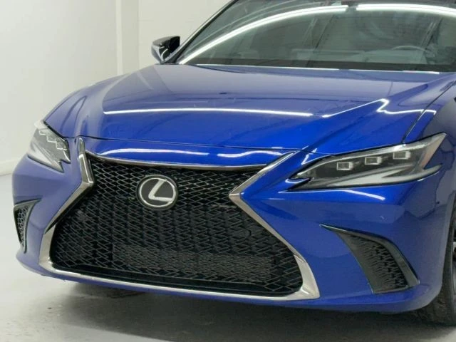 2022 Lexus ES 7th Gen - Image 10 of 12