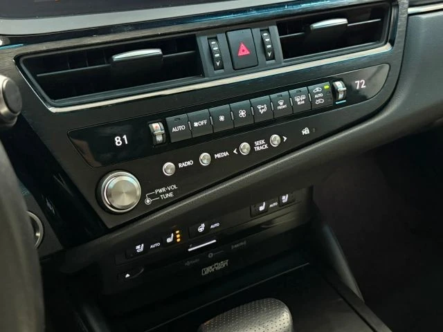 2022 Lexus ES 7th Gen - Image 21 of 21