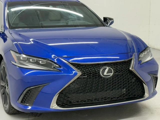 2022 Lexus ES 7th Gen - Image 9 of 12