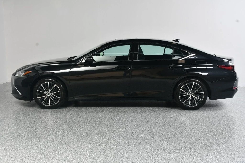 2022 Lexus ES 7th Gen - Image 3 of 12