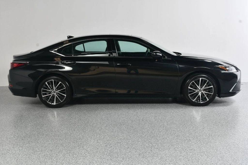 2022 Lexus ES 7th Gen - Image 4 of 12