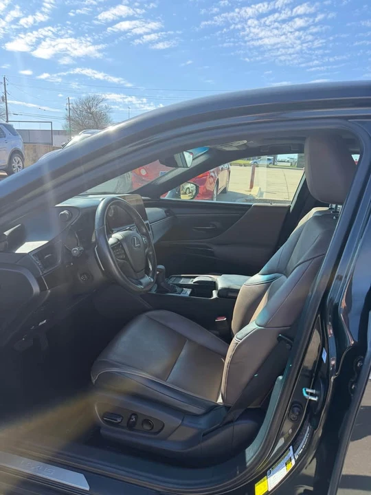 2022 Lexus ES 7th Gen - Image 3 of 7