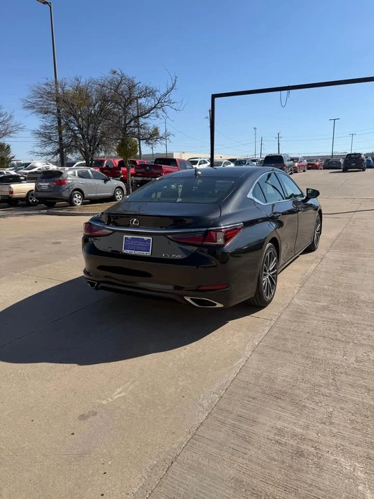 2022 Lexus ES 7th Gen - Image 2 of 7