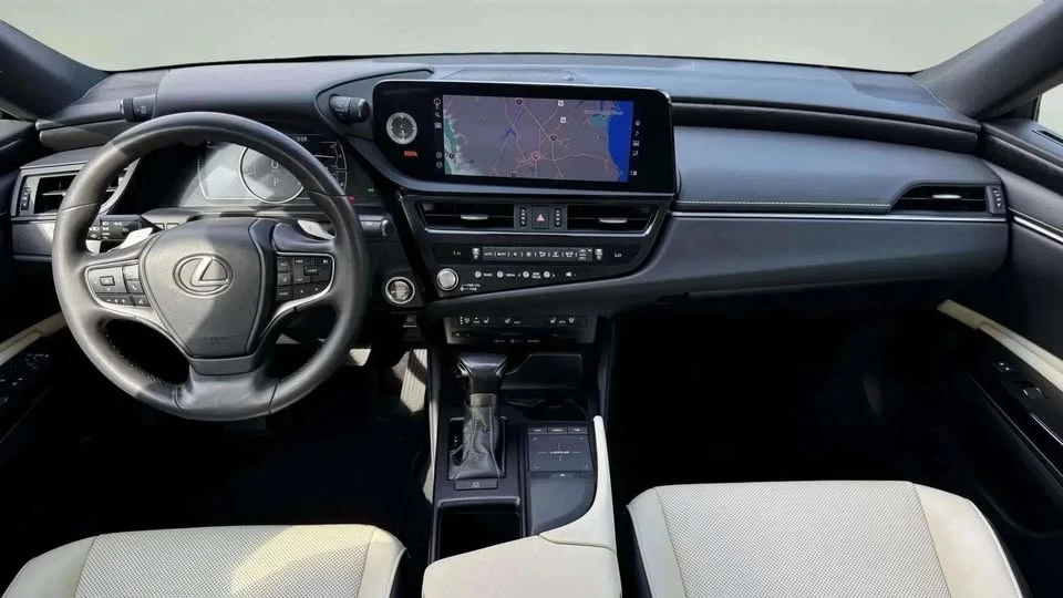 2022 Lexus ES 7th Gen - Image 10 of 16