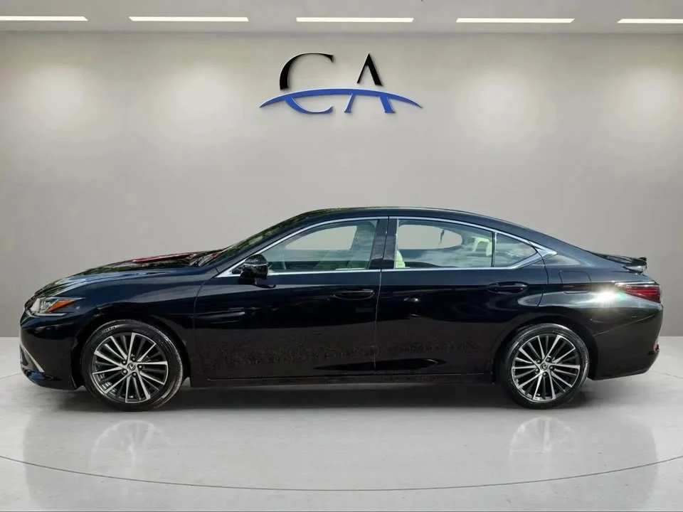 2022 Lexus ES 7th Gen - Image 4 of 16