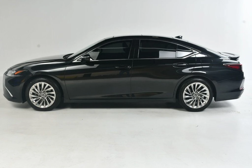 2022 Lexus ES 7th Gen - Image 4 of 12