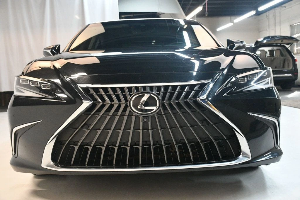 2022 Lexus ES 7th Gen - Image 12 of 12