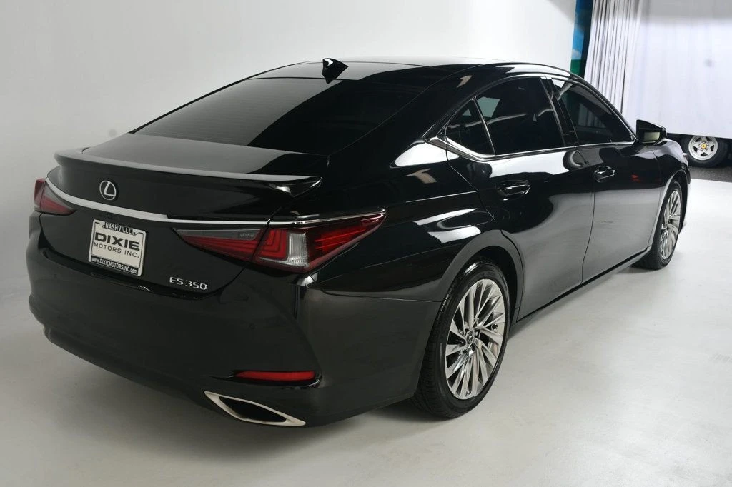 2022 Lexus ES 7th Gen - Image 9 of 12