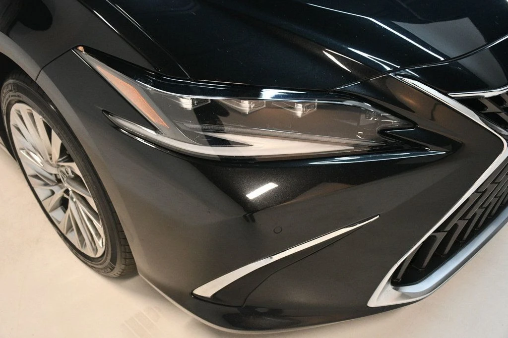 2022 Lexus ES 7th Gen - Image 10 of 12