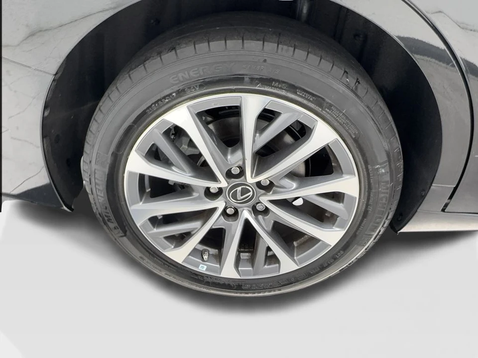 2022 Lexus ES 7th Gen - Image 16 of 31
