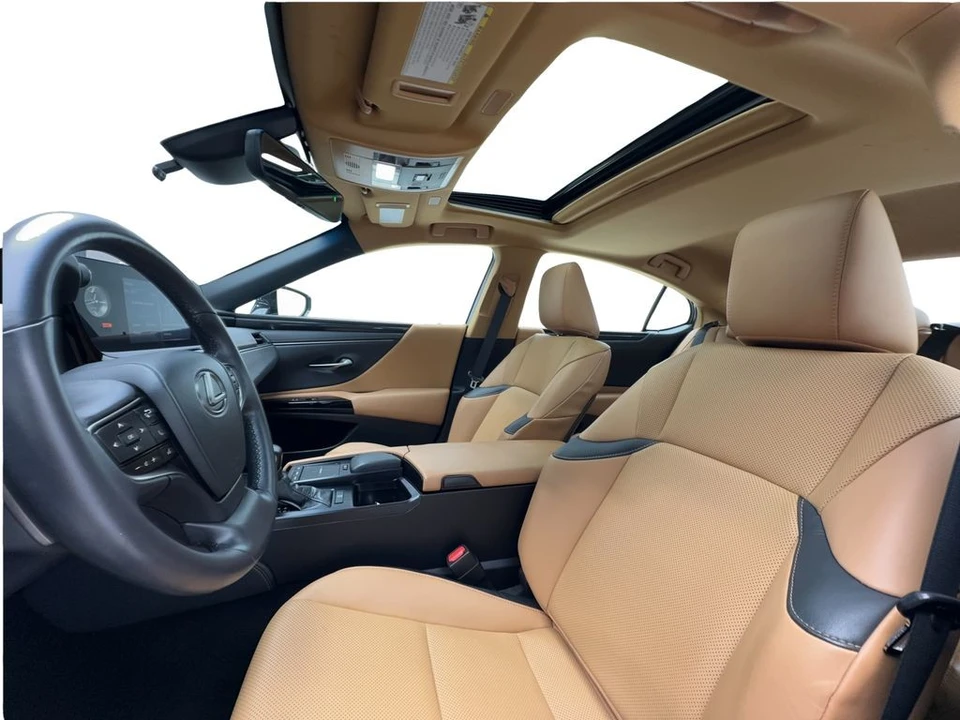 2022 Lexus ES 7th Gen - Image 19 of 31