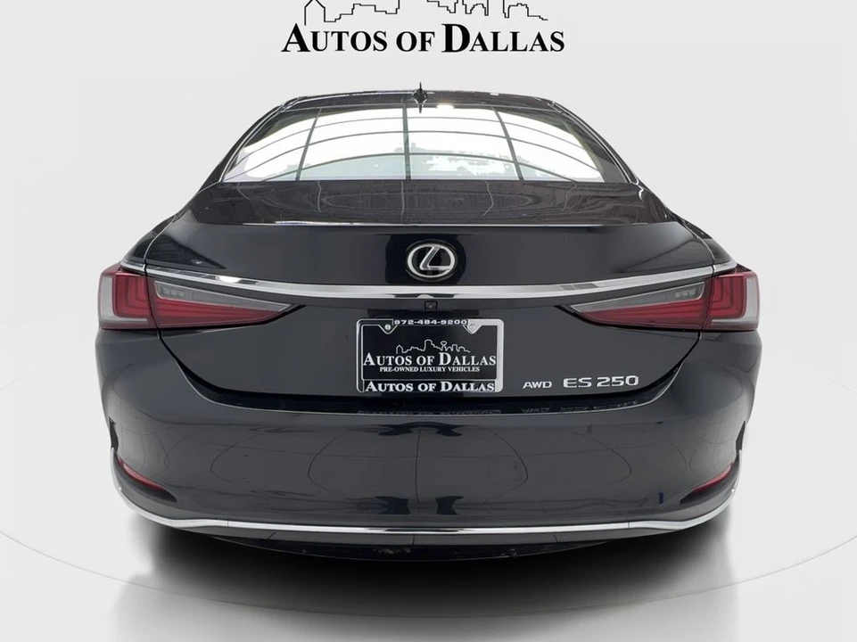 2022 Lexus ES 7th Gen - Image 9 of 31