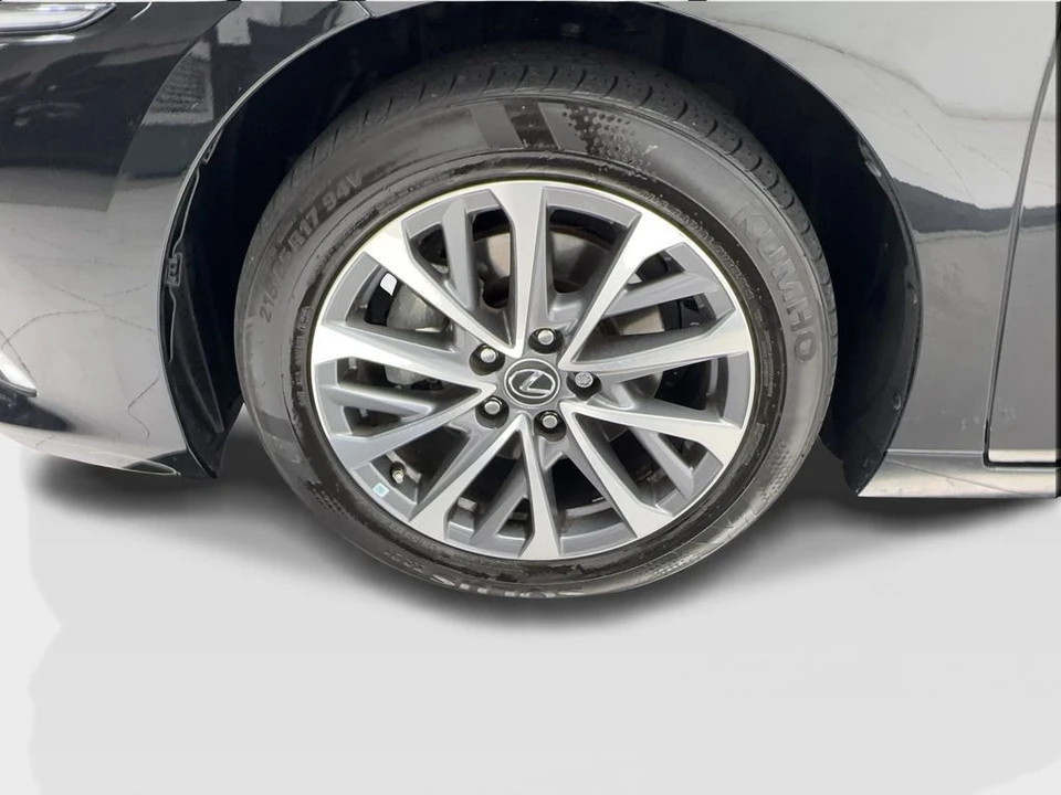 2022 Lexus ES 7th Gen - Image 13 of 31