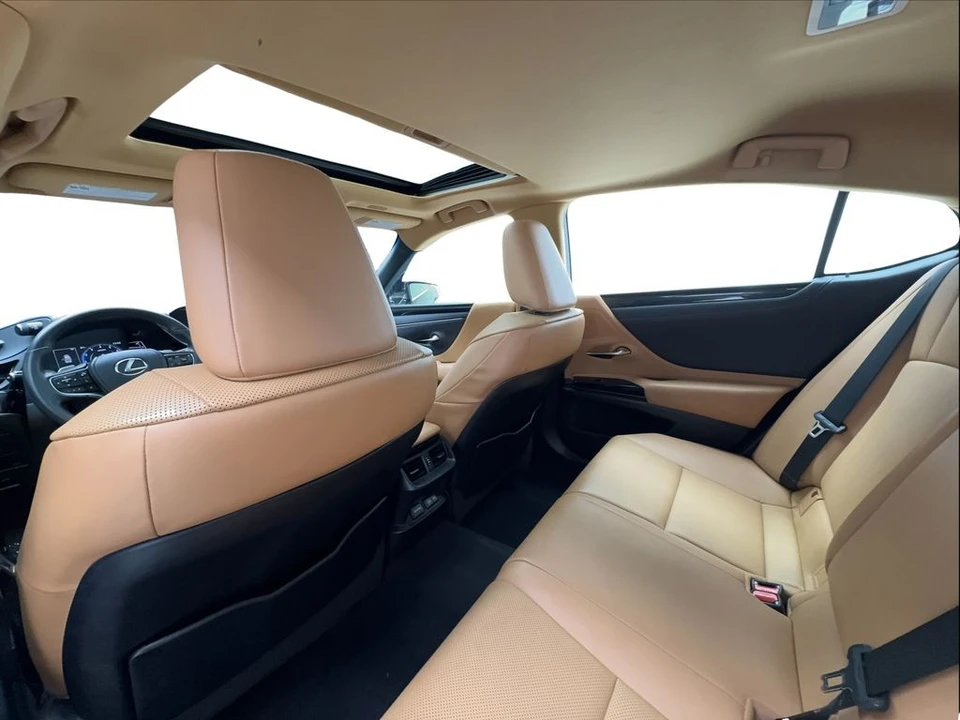 2022 Lexus ES 7th Gen - Image 24 of 31