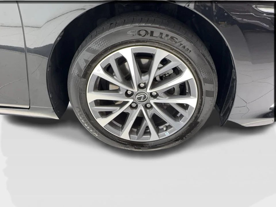 2022 Lexus ES 7th Gen - Image 14 of 31