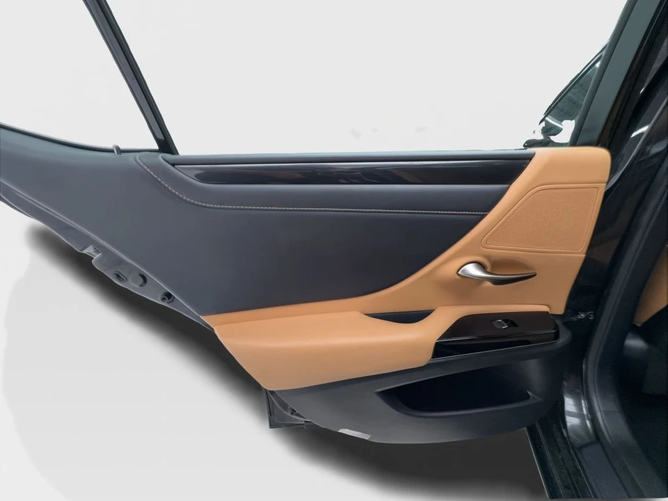 2022 Lexus ES 7th Gen - Image 26 of 31