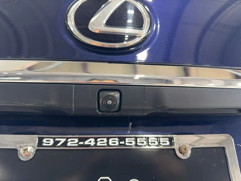 2022 Lexus ES 7th Gen - Image 23 of 31