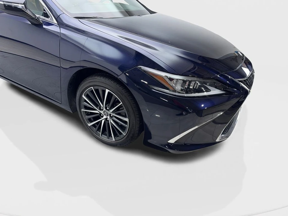 2022 Lexus ES 7th Gen - Image 19 of 31